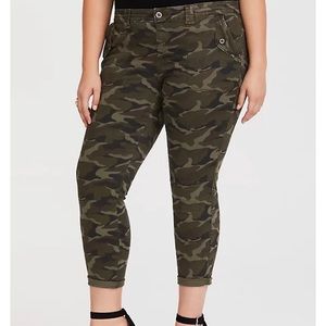 TORRID CROPPED TWILL MILITARY PANT - CAMO EUC